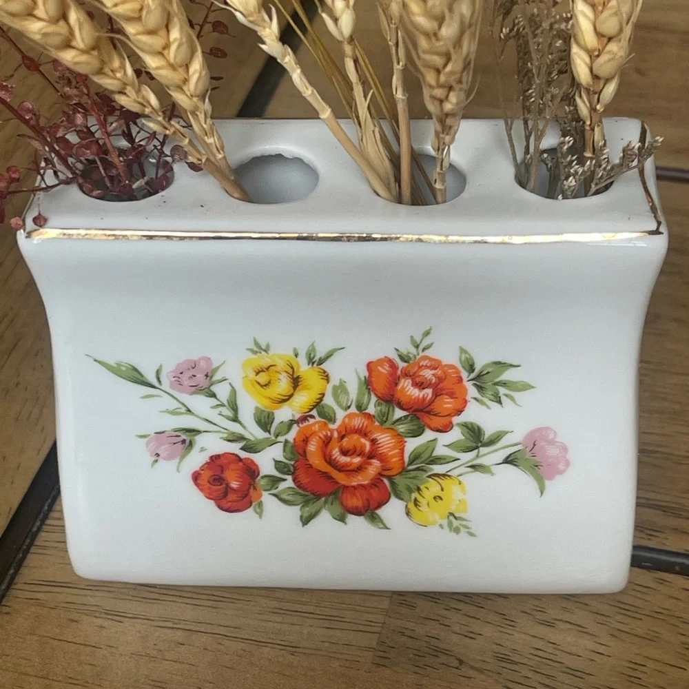 Vintage boho ceramic toothbrush holder
